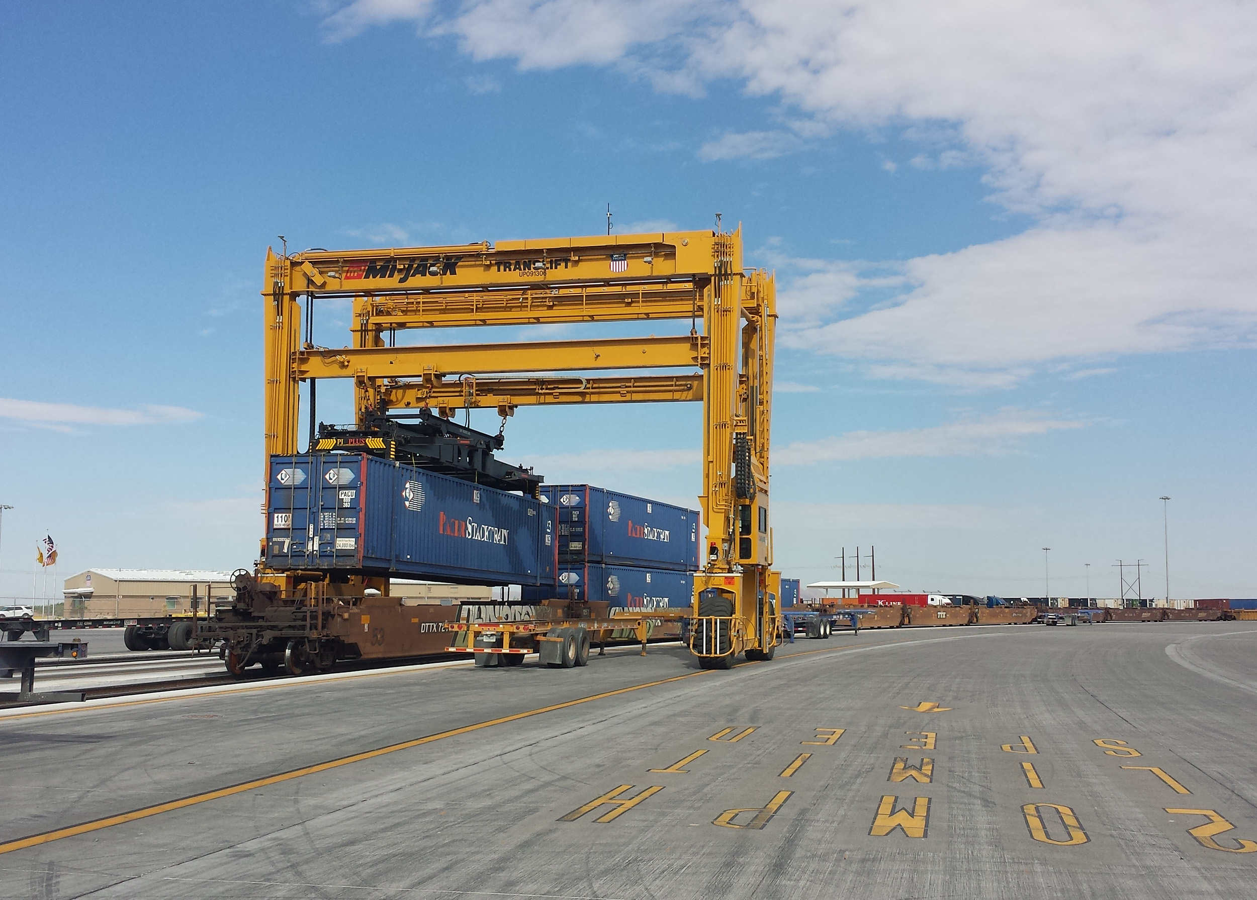 This new rail yard consists of a run-through fueling facility, an intermodal yard, and a block swap yard. 