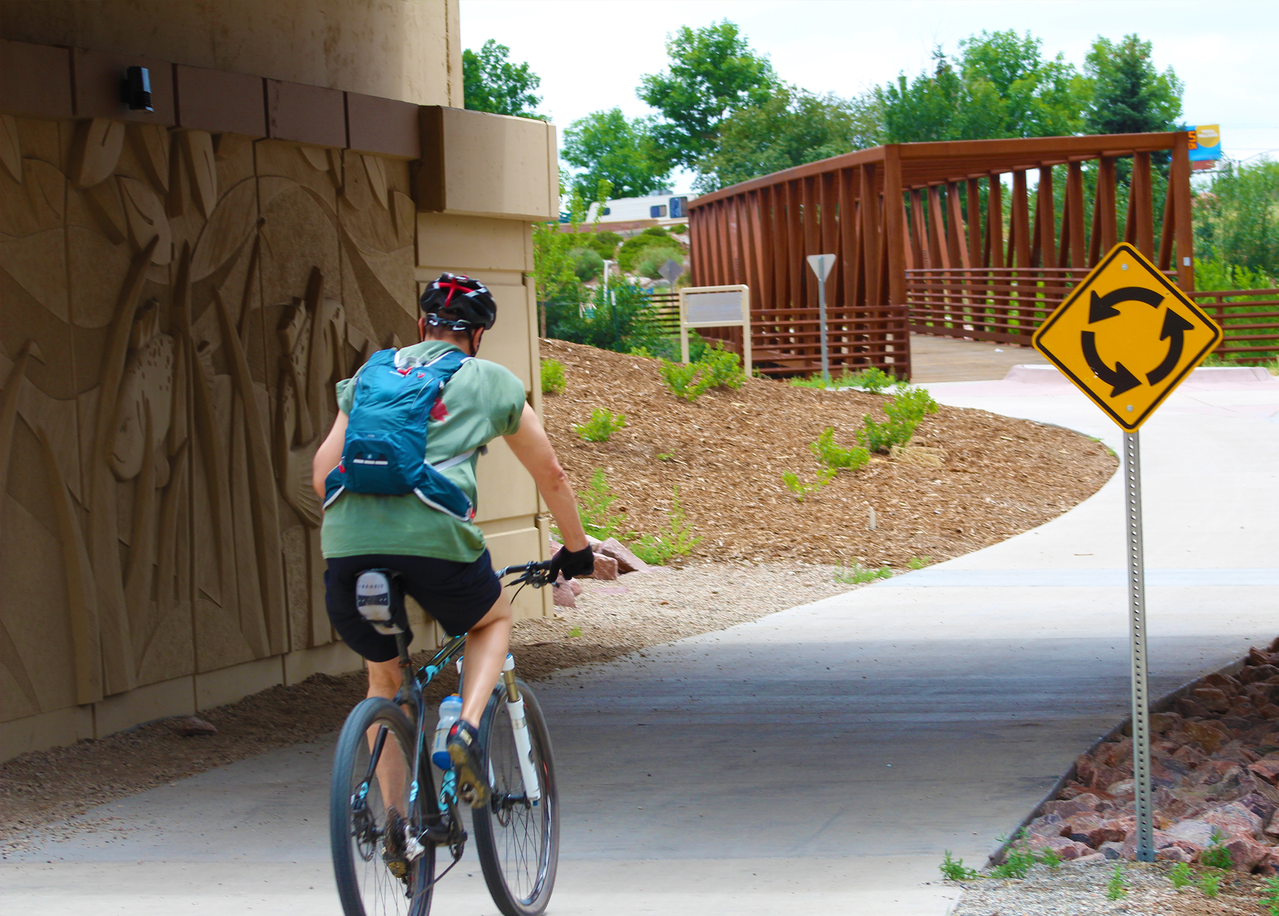 Wilson & Company provided design-build program management on the I-25 and Cimarron Street interchange improvements, which included a new structure on I-25.