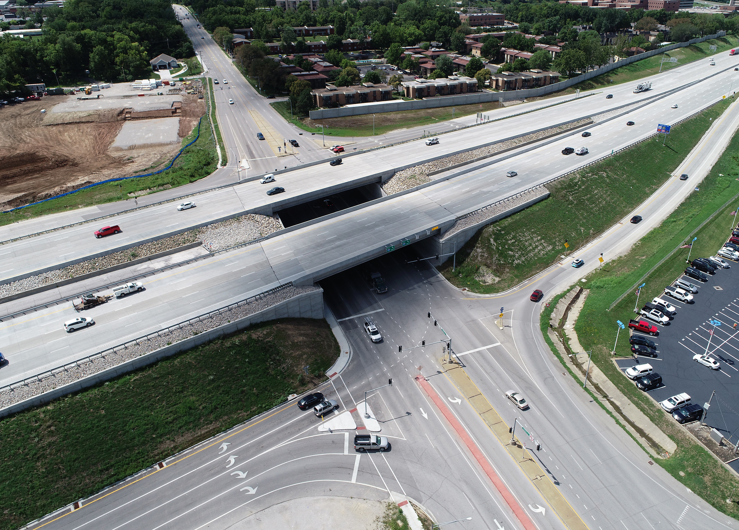  One of four new interchange bridges on the I-435 South Loop Link project in Kansas City, MO.
