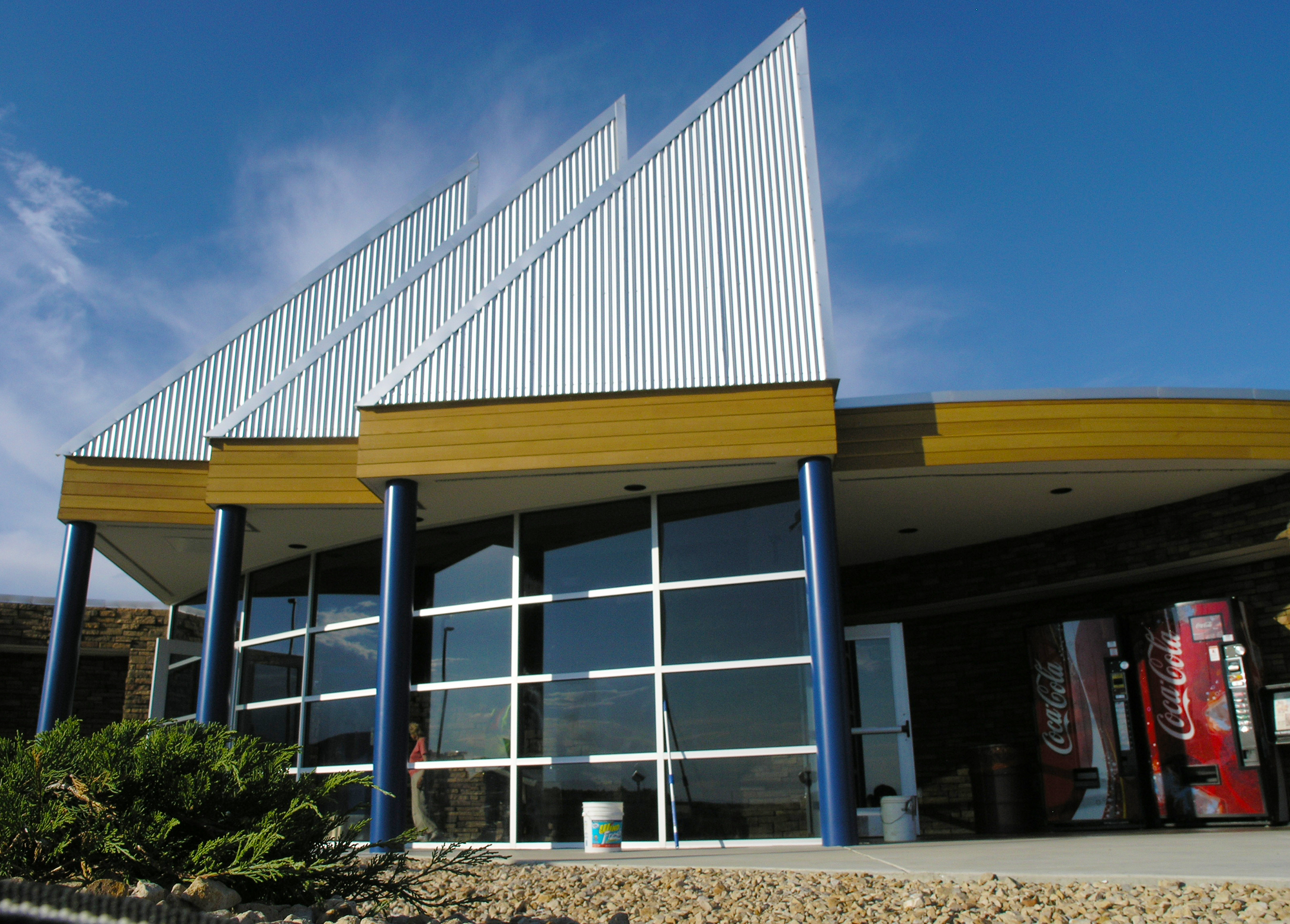 The Piñon Rest Area uses innovative architectural design to provide a comfortable and safe place for I-25 travelers to rest.