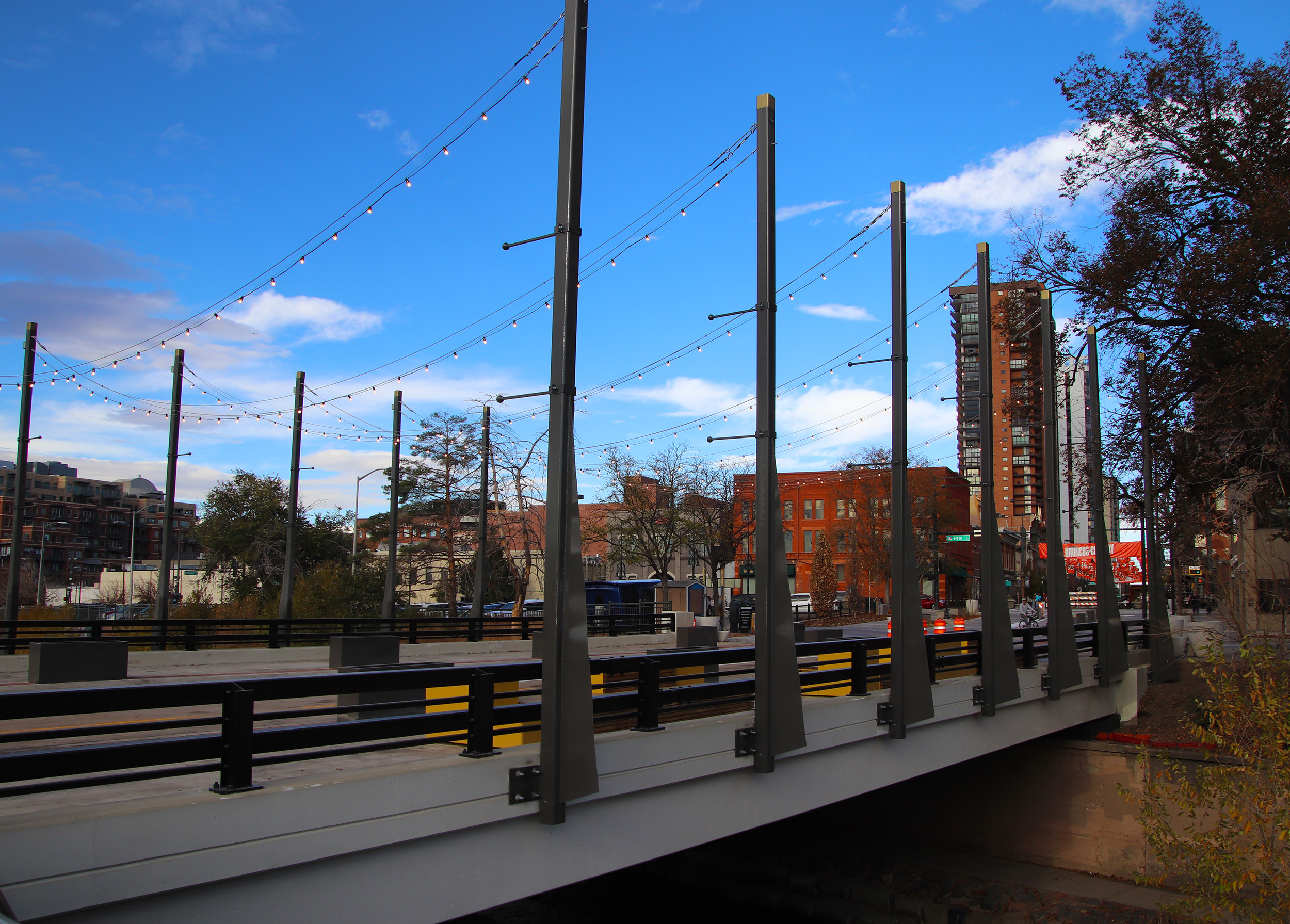 The Connecting Auraria project replaced the aging Larimer Street bridge over Cherry Creek and improved the roadway for all modes of travel.