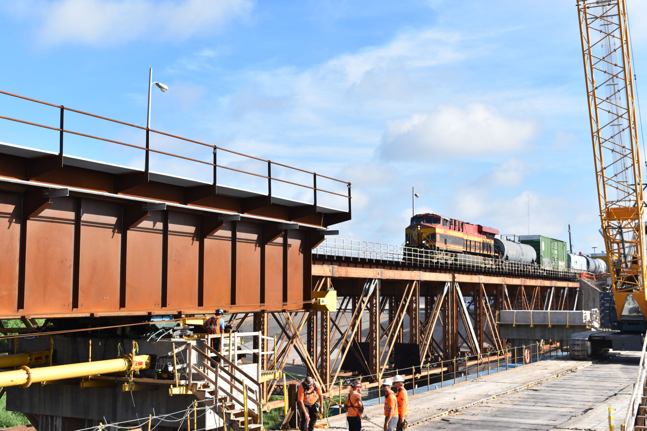 The strand jacking system was comprised of two 70-tonne strand jacks to pull the spans along the alignment.